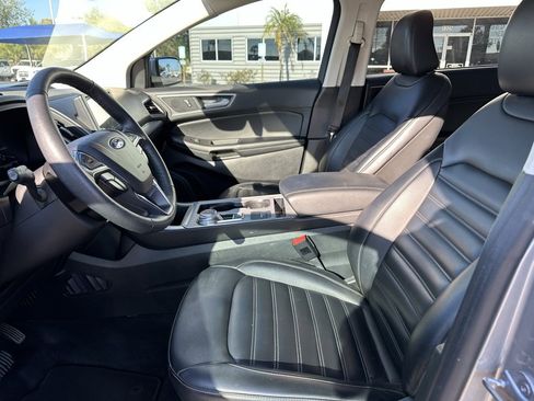 Used 2022 Ford Edge SEL w/ Convenience Package image 11