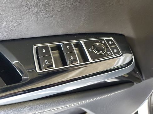 Used 2025 Cadillac Escalade Sport w/ Touring Package AWD/4WD image 15