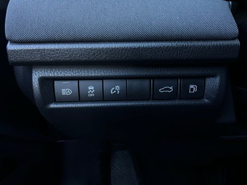 Used 2025 Toyota Camry LE image 21