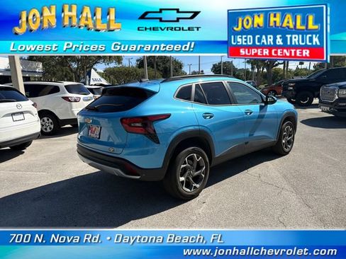 Used 2025 Chevrolet Trax LT w/ Driver Confidence Package FWD image 8