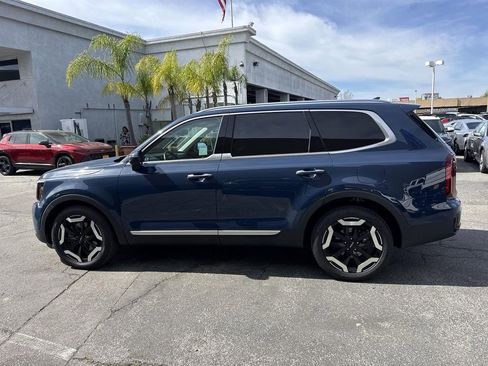 Used 2023 Kia Telluride S AWD/4WD image 6