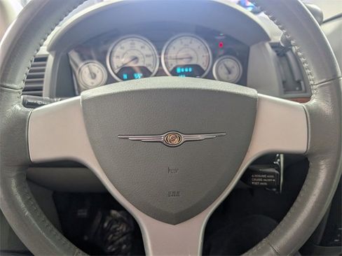 Used 2008 Chrysler Town & Country Touring image 25