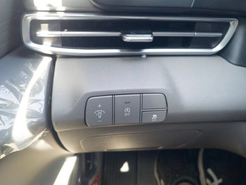 New 2026 Hyundai Elantra SE FWD image 31