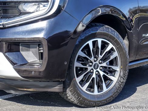Used 2025 Ford Expedition Max Platinum AWD/4WD image 5