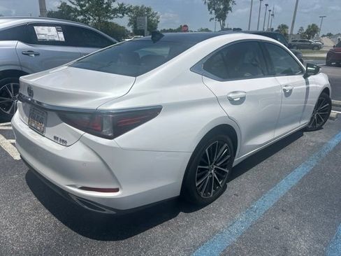 Used 2022 Lexus ES 350 w/ Premium Package FWD image 3