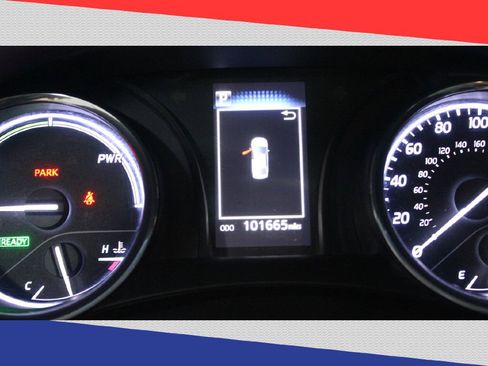 Used 2020 Toyota Camry SE image 9