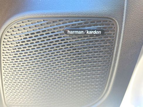 Used 2022 Chrysler Pacifica Pinnacle image 23