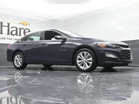 Used 2025 Chevrolet Malibu LT FWD image 2