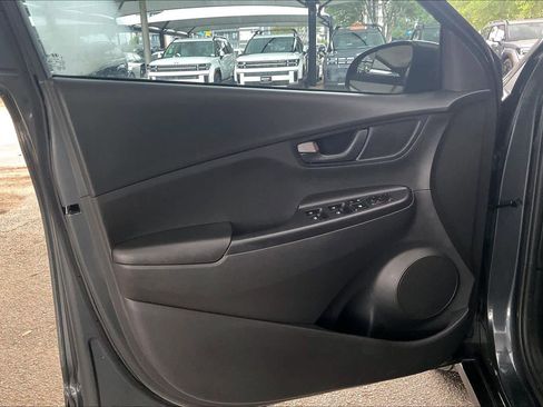 Used 2022 Hyundai Kona SE w/ Cargo Package FWD image 22