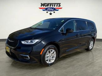 Used 2024 Chrysler Pacifica Touring-L video 1