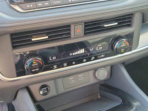Used 2025 Nissan Rogue SV FWD image 26