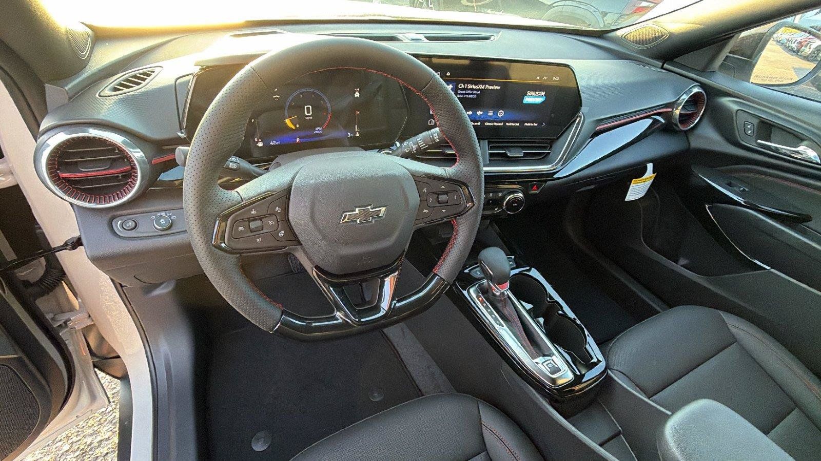 New 2026 Chevrolet Trax RS w/ Sunroof Package FWD image 4