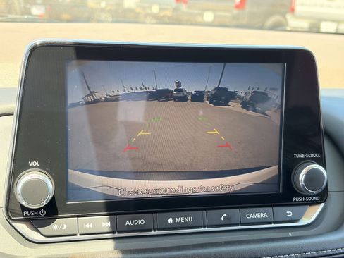 Used 2021 Nissan Rogue S FWD image 20