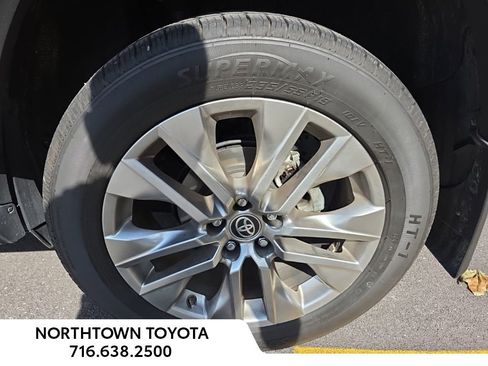 Used 2019 Toyota RAV4 XLE Premium image 13