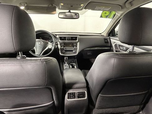 Used 2016 Nissan Altima 2.5 SL w/ Moonroof Package image 16