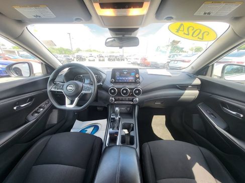 Used 2024 Nissan Sentra SV FWD image 16