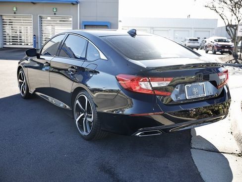 Used 2019 Honda Accord Sport image 4