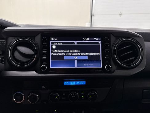 Used 2021 Toyota Tacoma TRD Off-Road w/ Technology Package image 19