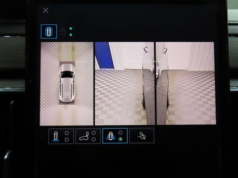 Used 2025 GMC Acadia Denali w/ Super Cruise Package image 18