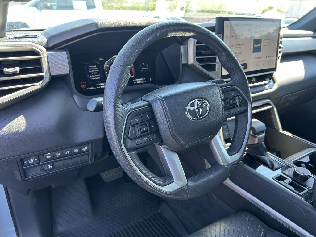 Used 2025 Toyota Tundra Limited AWD/4WD image 14