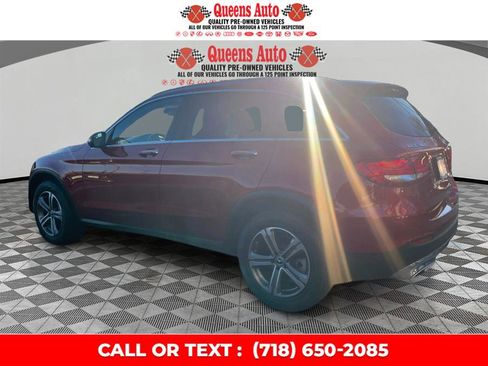 Used 2019 Mercedes-Benz GLC 300 GLC 300 4MATIC SUV image 4