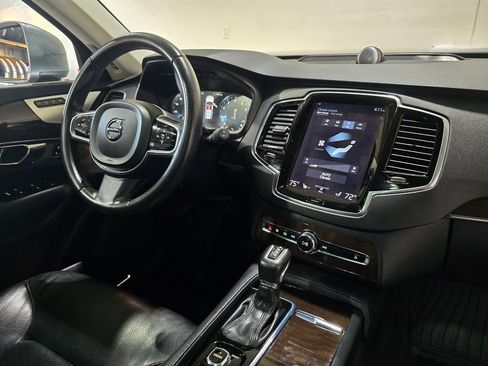 Used 2016 Volvo XC90 T6 Momentum w/ Momentum Plus Package image 31