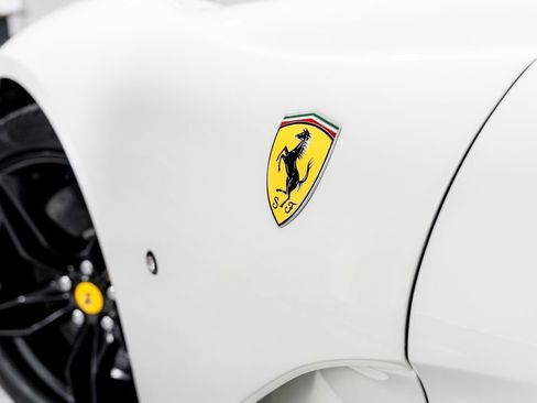 Used 2023 Ferrari 812 GTS RWD image 18