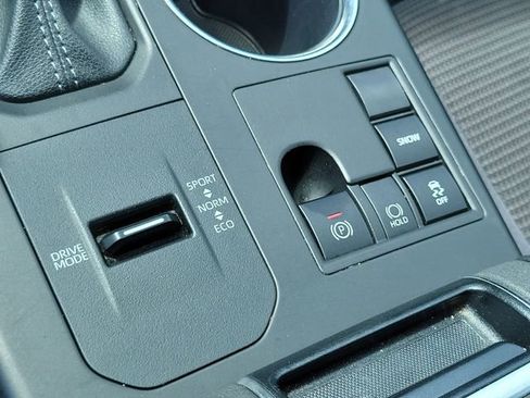 Used 2024 Toyota Highlander LE image 31