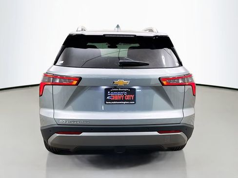 New 2026 Chevrolet Equinox LT image 7