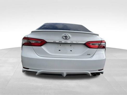Used 2020 Toyota Camry SE FWD image 14