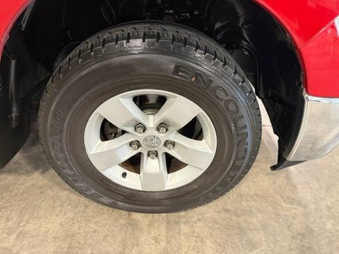 Used 2019 RAM 1500 Classic SLT AWD/4WD image 4