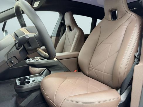 New 2026 BMW iX xDrive60 image 5