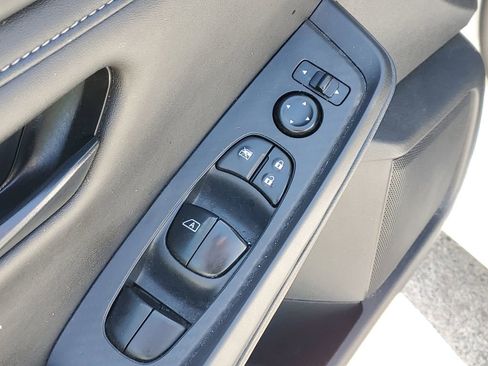 Used 2025 Nissan Sentra S FWD image 18
