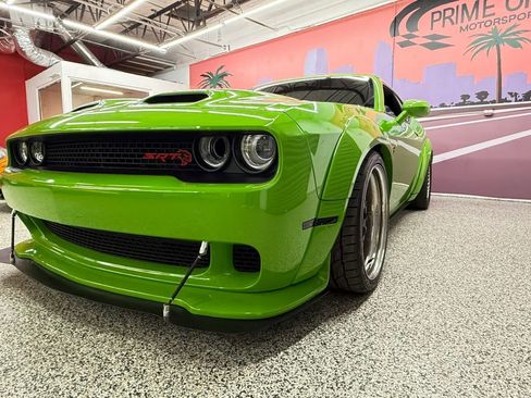 Used 2017 Dodge Challenger SRT Hellcat image 2