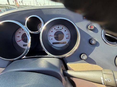 Used 2006 Pontiac Solstice Convertible w/ Premium Package RWD image 49