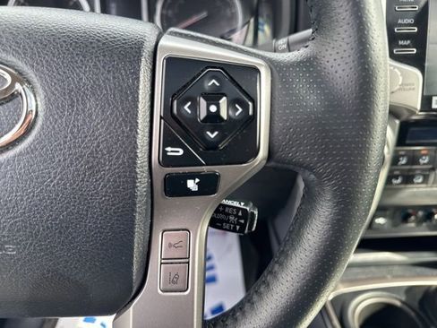 Used 2022 Toyota 4Runner Limited AWD/4WD image 18