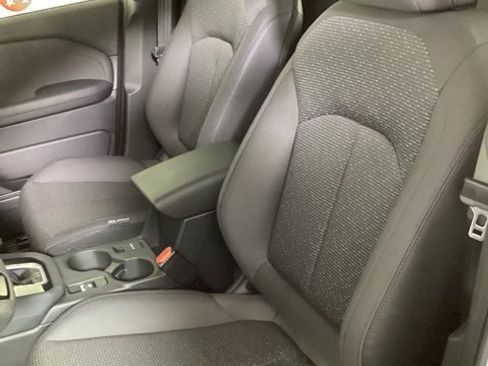 Used 2025 Subaru Forester Premium image 12