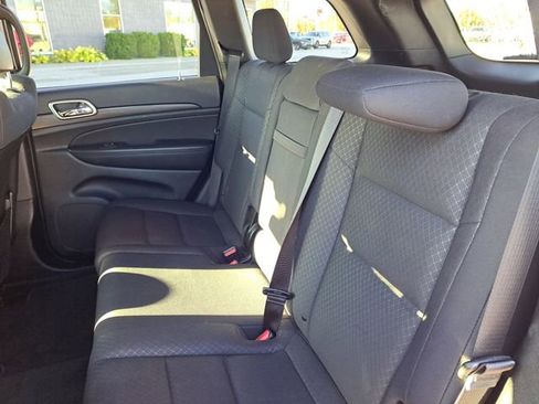 Used 2019 Jeep Grand Cherokee Laredo w/ Security & Convenience Group image 21