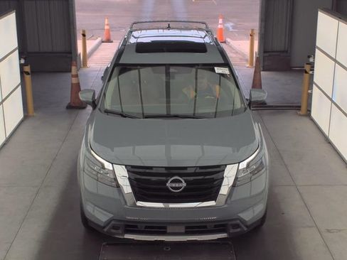 Certified 2025 Nissan Pathfinder Platinum w/ Cargo Package FWD image 12