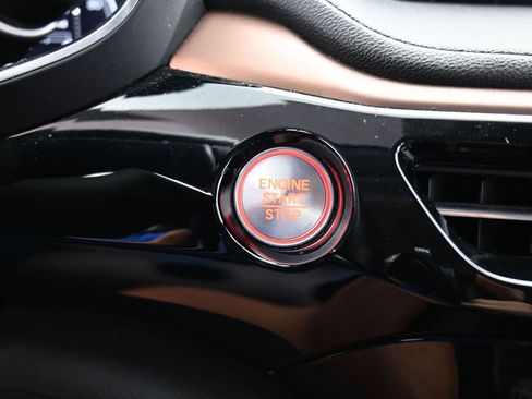 Used 2022 Acura MDX FWD image 32