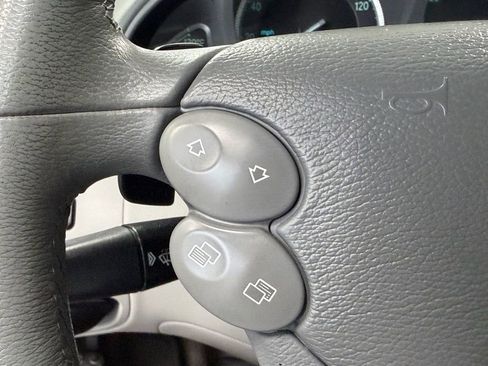 Used 2007 Mercedes-Benz SL 550 image 24