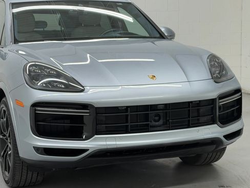 Used 2020 Porsche Cayenne Turbo AWD/4WD image 45