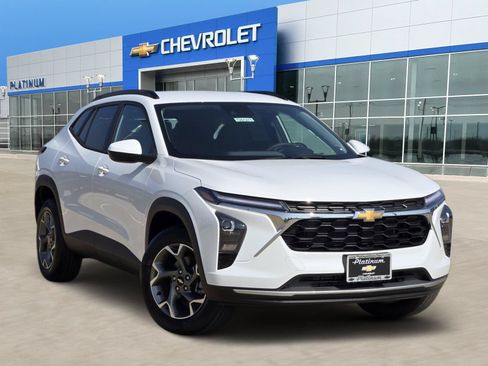 New 2026 Chevrolet Trax LT FWD image 1