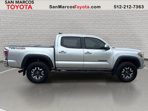 Used 2022 Toyota Tacoma TRD Off-Road AWD/4WD image 7