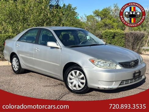 Used 2005 Toyota Camry SE FWD image 1