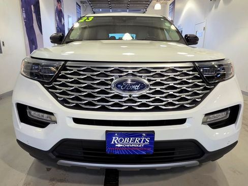 Used 2023 Ford Explorer Platinum w/ Technology Package AWD/4WD image 3