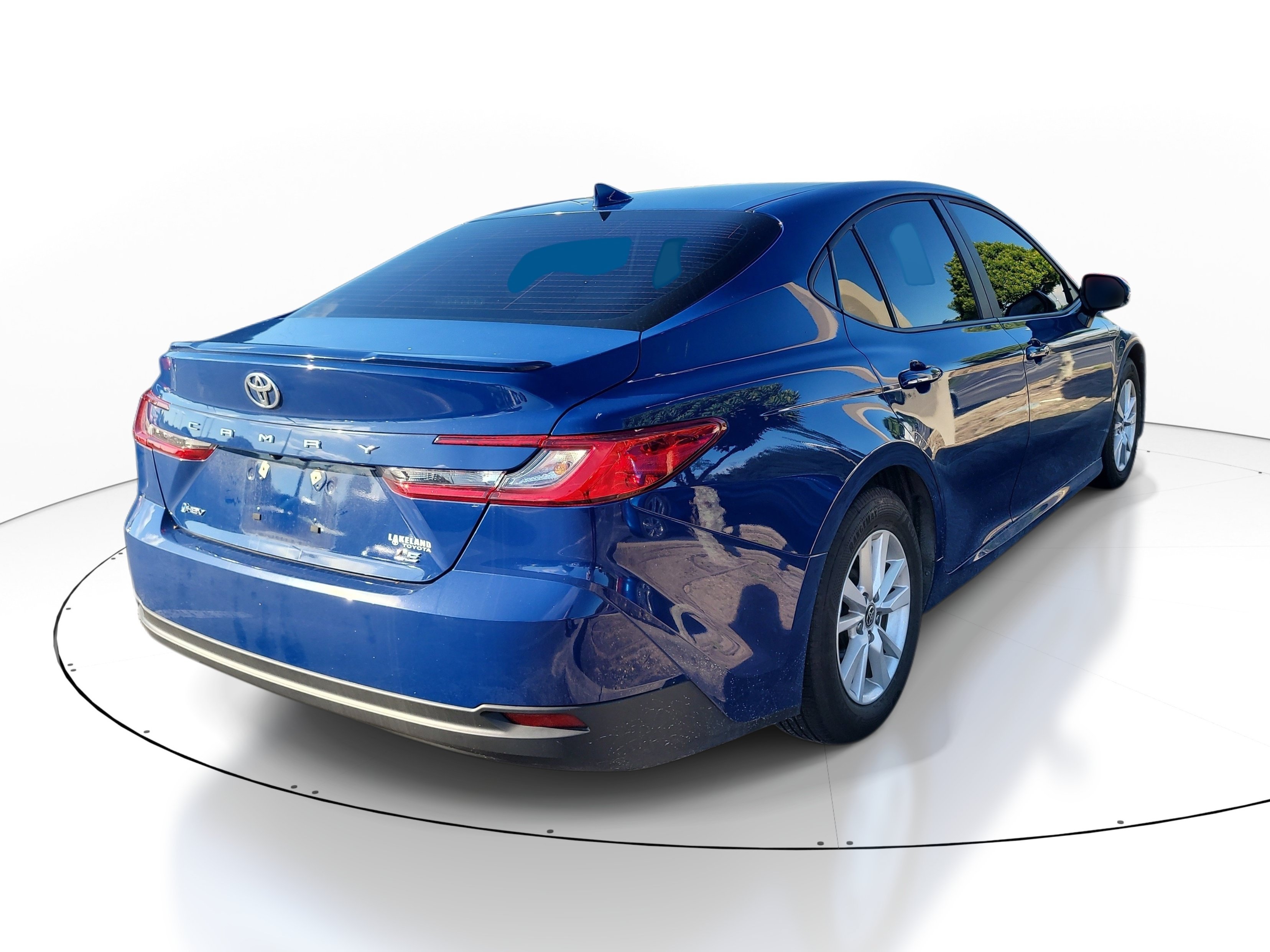 Used 2025 Toyota Camry LE w/ Convenience Package FWD image 7