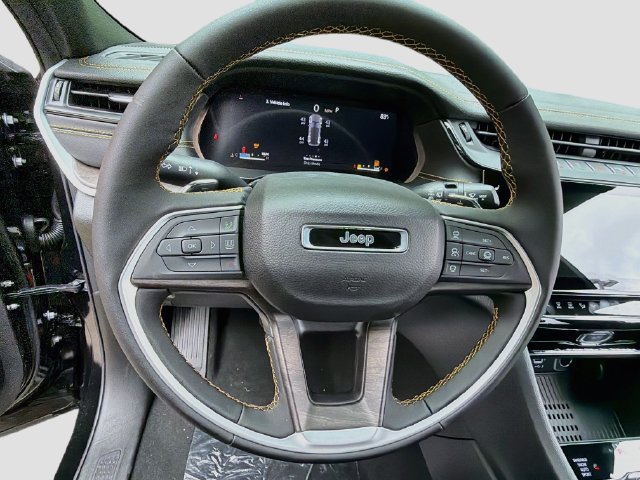 New 2026 Jeep Grand Cherokee Limited AWD/4WD image 11
