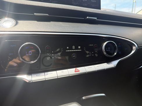 Used 2025 Genesis GV70 2.5T AWD/4WD image 38