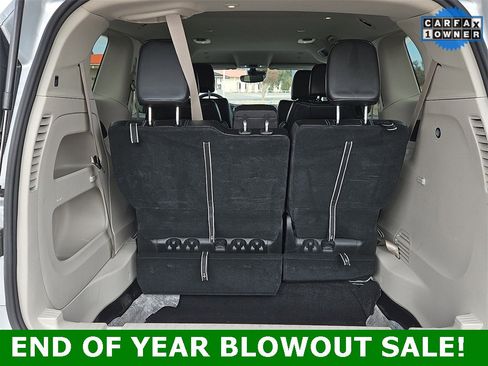 Used 2024 Chrysler Pacifica Touring-L image 10